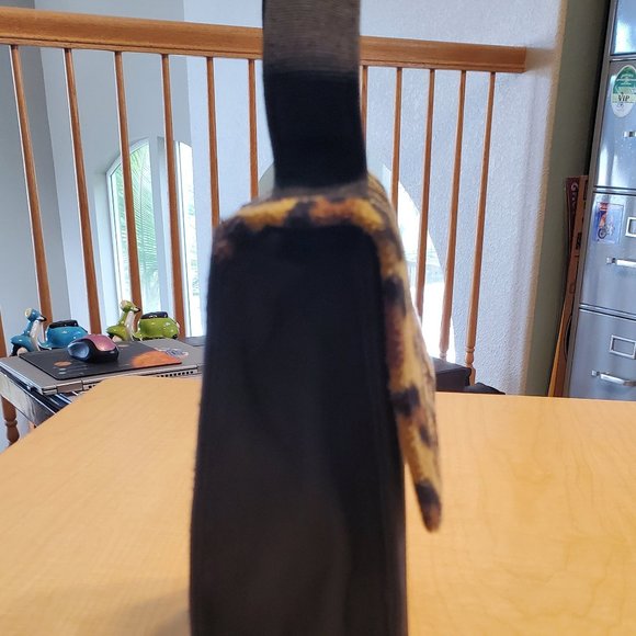 Lisa Z Tiger Motif Hand Purse. Night-on-the-town-Look - Picture 3 of 6